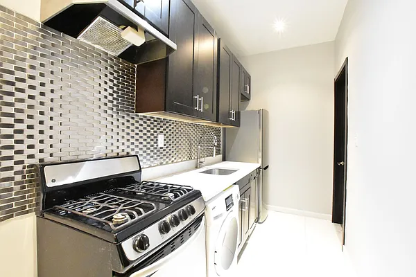 Rented by Clove Realty LLC | media 30