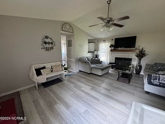 5th image of 2205 Rolling Meadows Drive