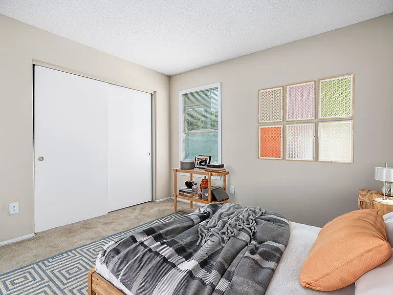 Klein - 1 Bed / 1 Bath - 760 Sq.Ft.