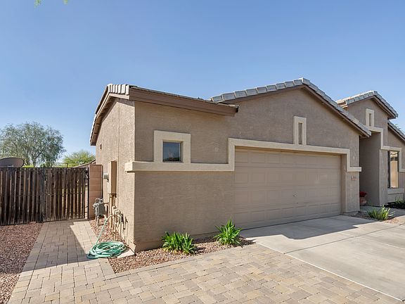 2nd image of 2043 E Torrey Pines Pl