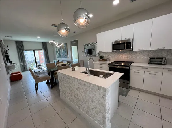 8001 NW 41 St #406, Doral, FL 33166