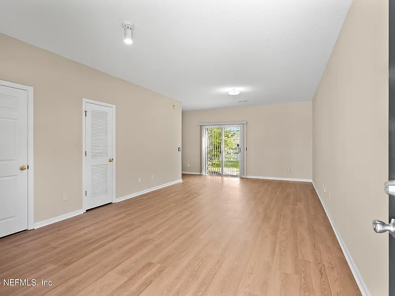 313 Scrub Jay Dr — Photo 9
