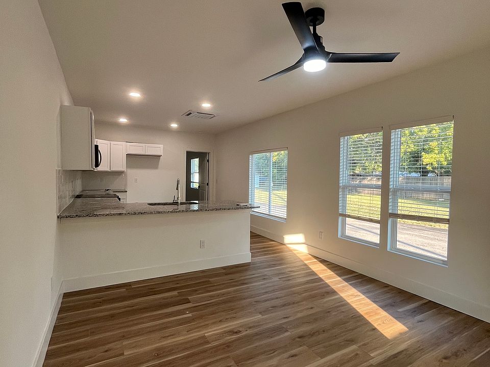 1st image of 1301 N Money Ave #1