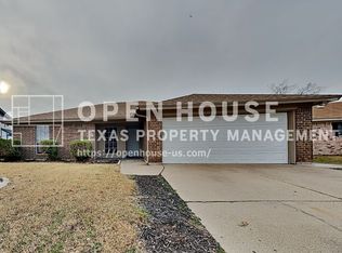 8021 Berry Brook Dr, Watauga, TX 76148