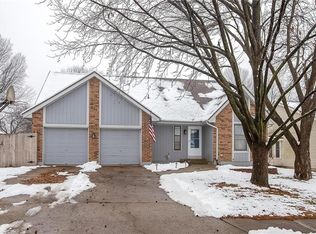 609 SE Richardson Pl, Lees Summit, MO 64063