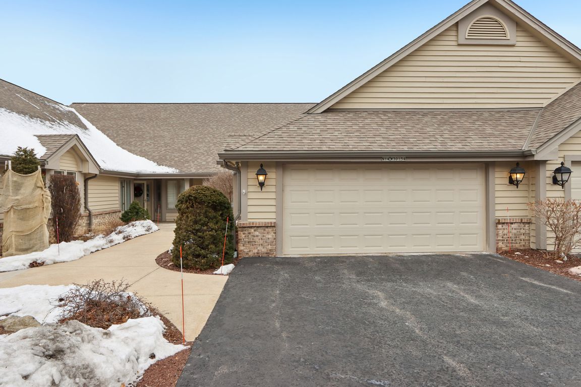 N14W30154 High Ridge Rd-S2312-001.jpg