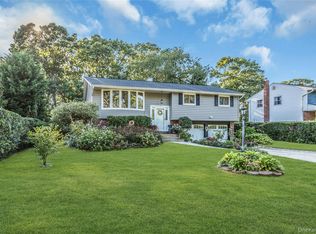 160 Overlook Drive, East Islip, NY 11730