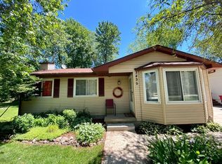 3435 Charlotte Dr, Brighton, MI 48114