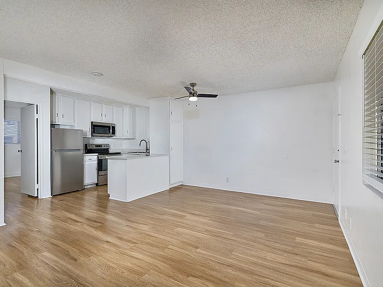 Panorama Apartments — Photo 7