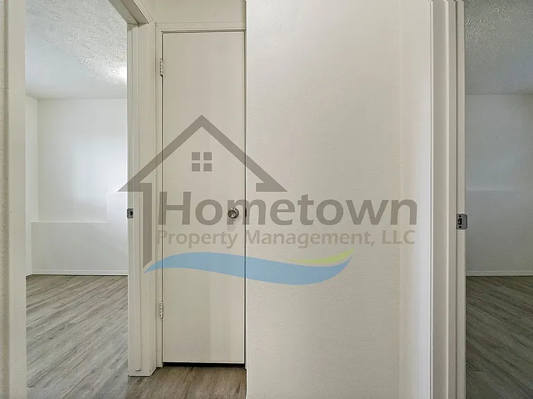 1205 W Emma Ave — Photo 13