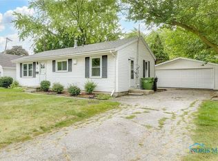 1349 Chantilly Dr, Maumee, OH 43537