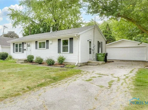 1349 Chantilly Dr, Maumee, OH 43537