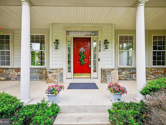 3rd image of 5020 Tothill Dr
