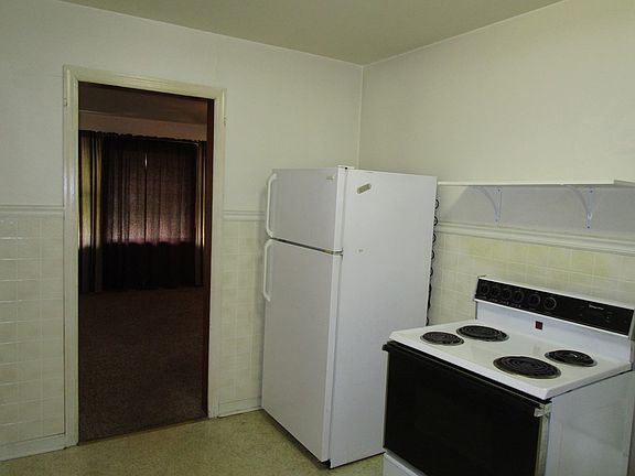 4th image of 204 W Jefferson St