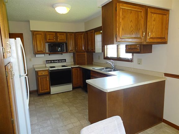 4th image of 107 W Woodbine Dr