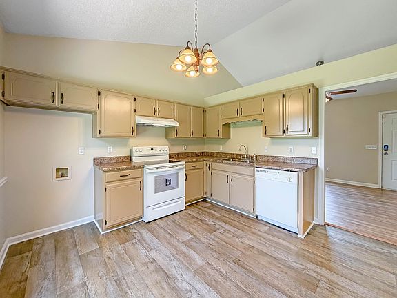 2nd image of 104 Frontier Ln