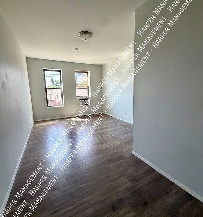 2nd image of 239 Slater St APT 308