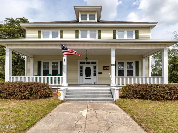 212 W Railroad Street, La Grange, NC 28551