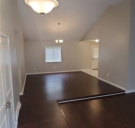3rd image of 4032 Hitchcock Dr