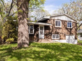 4608 Nine Mile Creek Pkwy, Bloomington, MN 55437