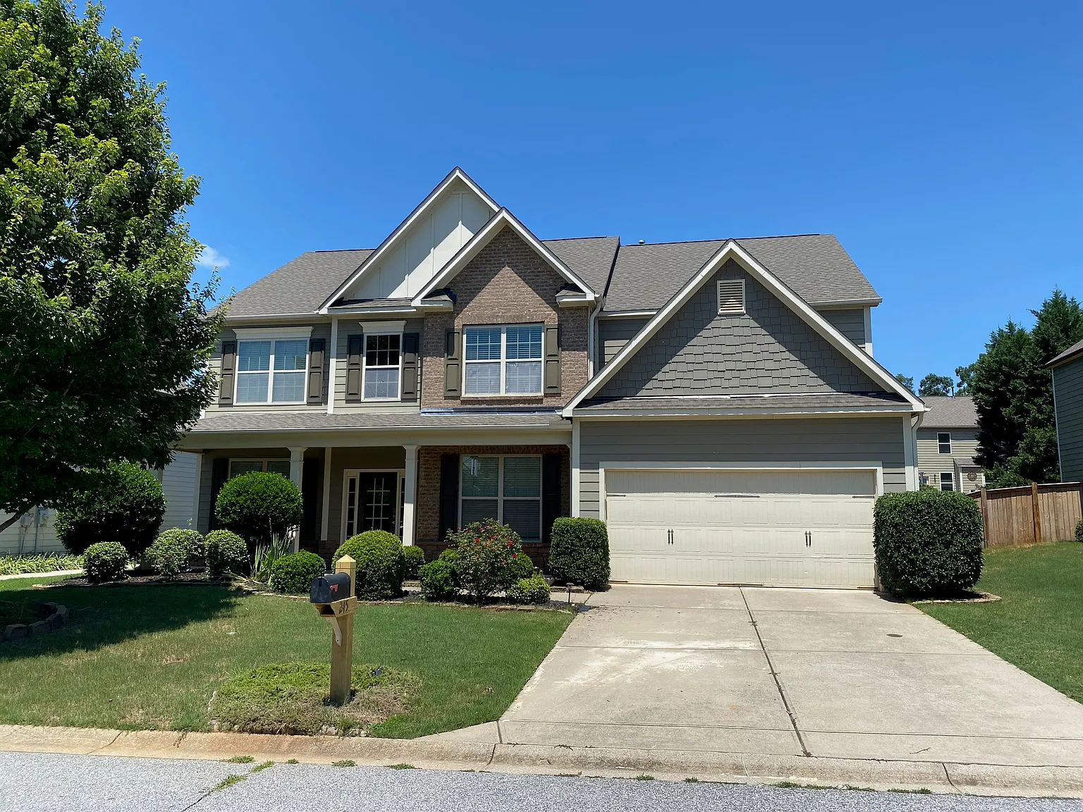 5 bed, 3179 sqft, $3,200 — Photo 1