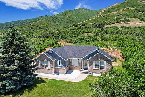 1676 S Mountain View Cir Photo 1