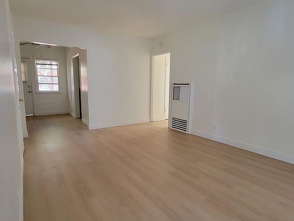 4th image of 816-822 Raymond Ave #820