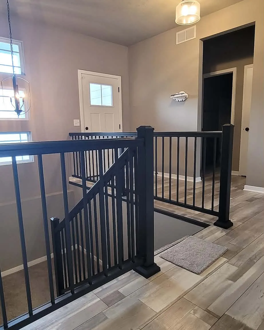 5 bed, 3300 sqft, $3,200 — Photo 2