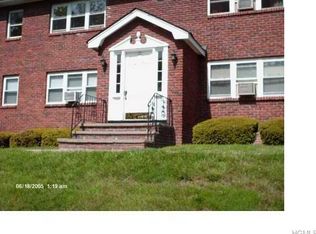 31 Route 17 APT 12, Tuxedo Park, NY 10987