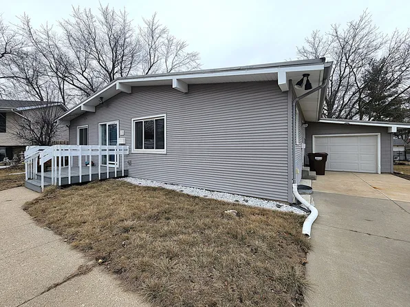 178 Beacon Dr, Belvidere, IL 61008