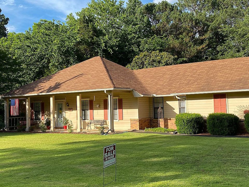 300 Woodlawn Drive