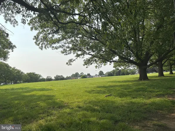 7525 Calvert St, Philadelphia, PA 19152