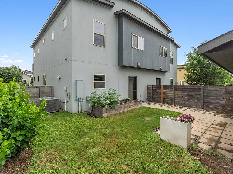 5813 Charles Merle Dr #B — Photo 25
