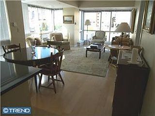 4th image of 1034 Spruce St Unit 703