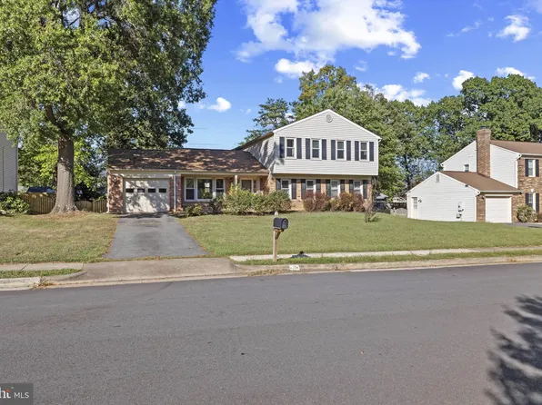 11 Butternut Way, Sterling, VA 20164