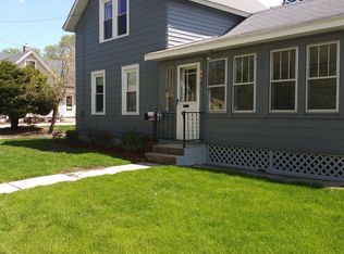 304 E 1st St, Dundee, IL 60118