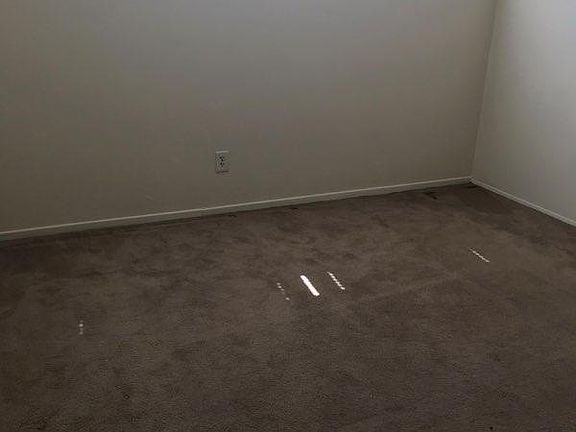 5th image of 2835 Nina St APT 4