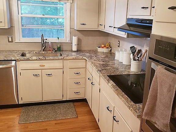 5th image of 1031 Claiborne Way