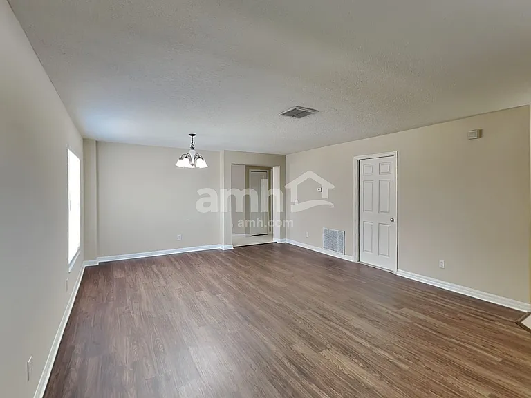 924 Burland Cir — Photo 5