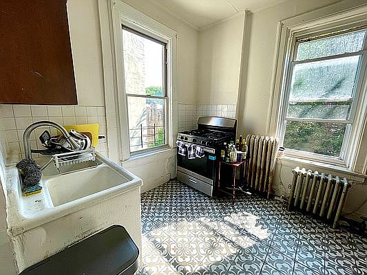 1st image of 291 New York Ave APT 3
