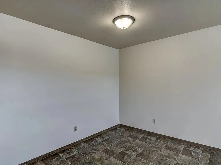 1117 Imperial Cir — Photo 5