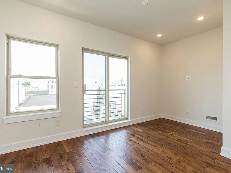 806 N Burns St #1 — Photo 6