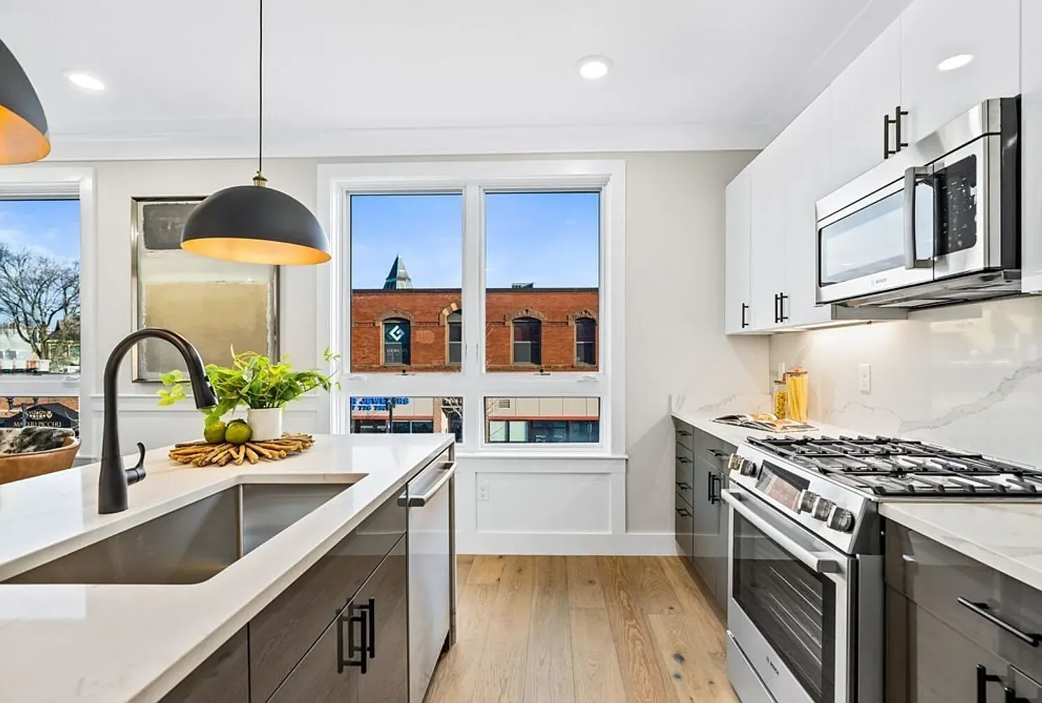 300 Somerville Ave — Photo 3