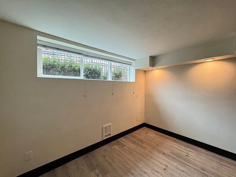 Park Place Apartments — Photo 23