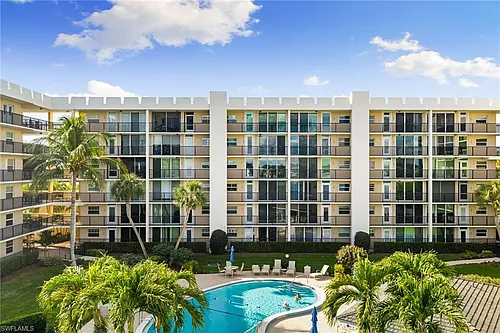 3500 Gulf Shore Blvd N Photo 1