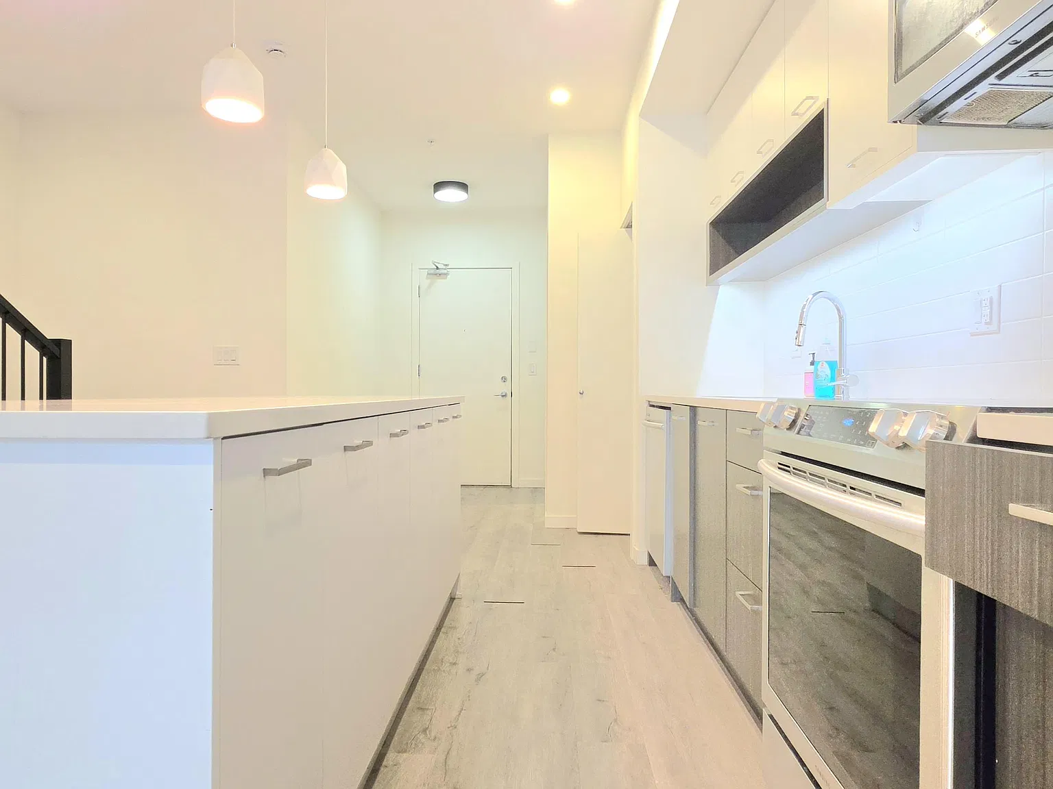 2 bed, 2.5 bath, 1200 sqft, $2,550 — Photo 4