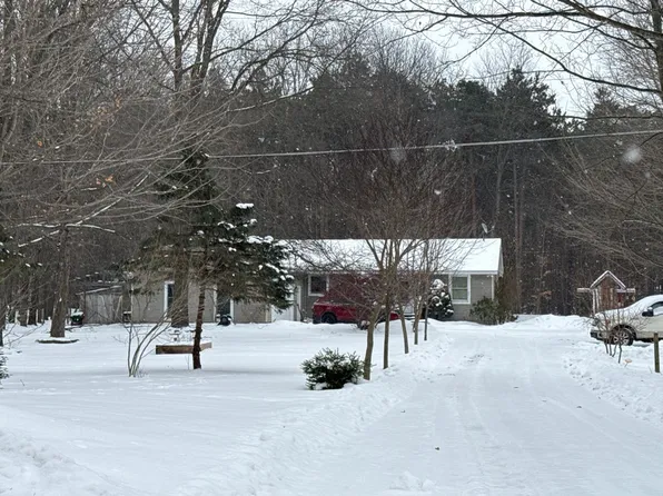 12896 152nd Ave, Grand Haven, MI 49417