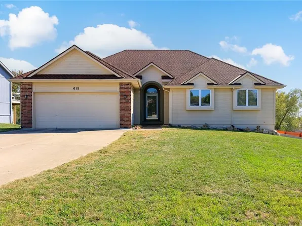 615 Rosehill Dr, Raymore, MO 64083