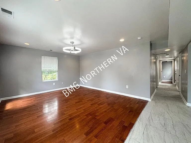 158 Baker St — Photo 7