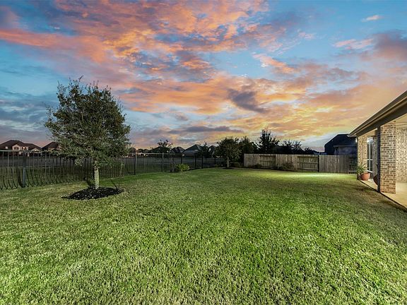 3rd image of 2711 Carriage Hollow Ln